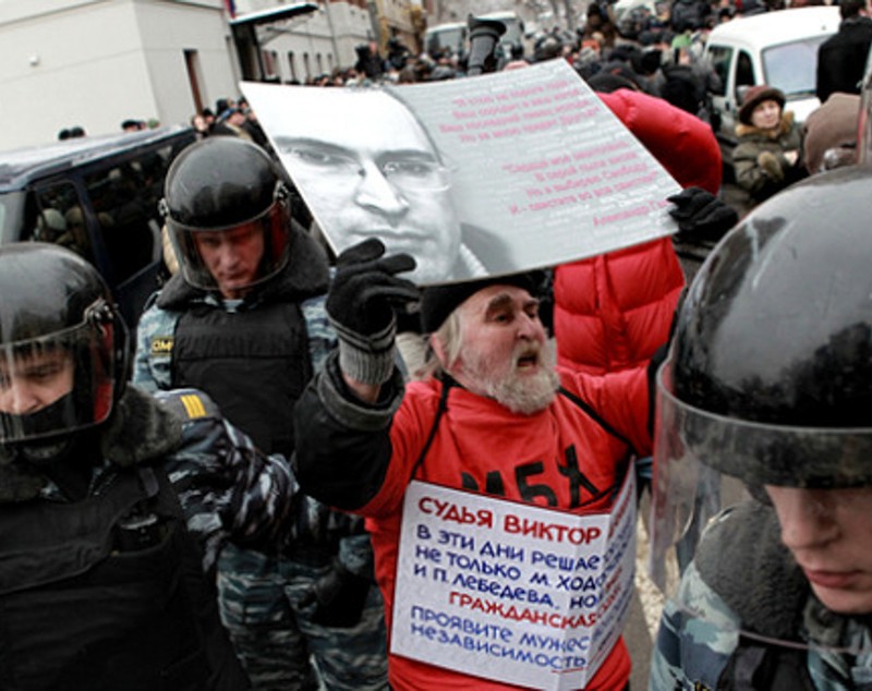Activistă din Rusia, voluntar pentru ucrainenii ajunși în Bulgaria: „Uneori, credeam că ruşii ar prefera să mănânce scoarţă de copac decât să se revolte”