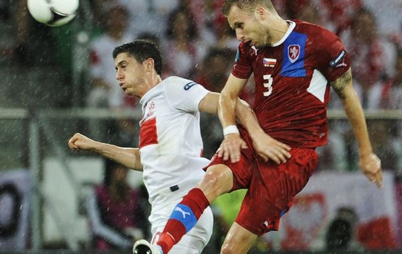 Cehia a învins şi a eliminat de la Euro 2012 una dintre ţarile gazdă ale competiţiei: Polonia aut!