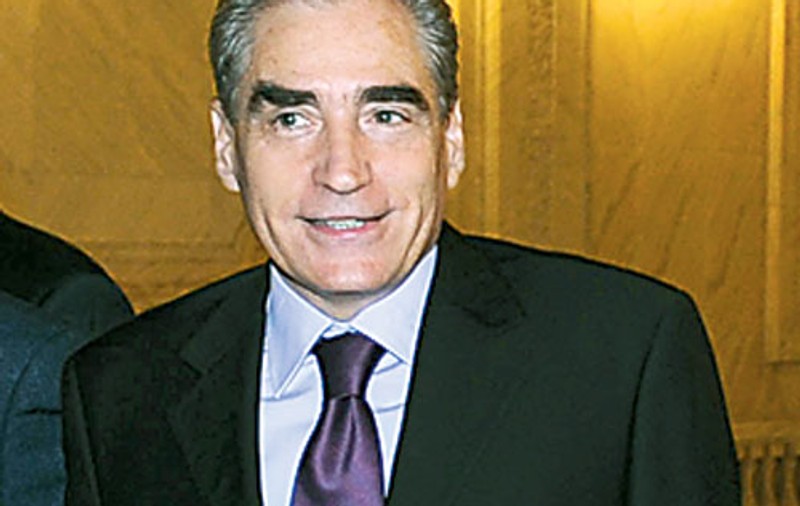 Roman a dat mai mulţi bani la PNL decât Tăriceanu şi Antonescu