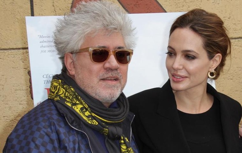 Tupeu maxim! Angela Jolie i-a smuls unui celebru regizor promisiunea unui rol chiar pe covorul roşu! 