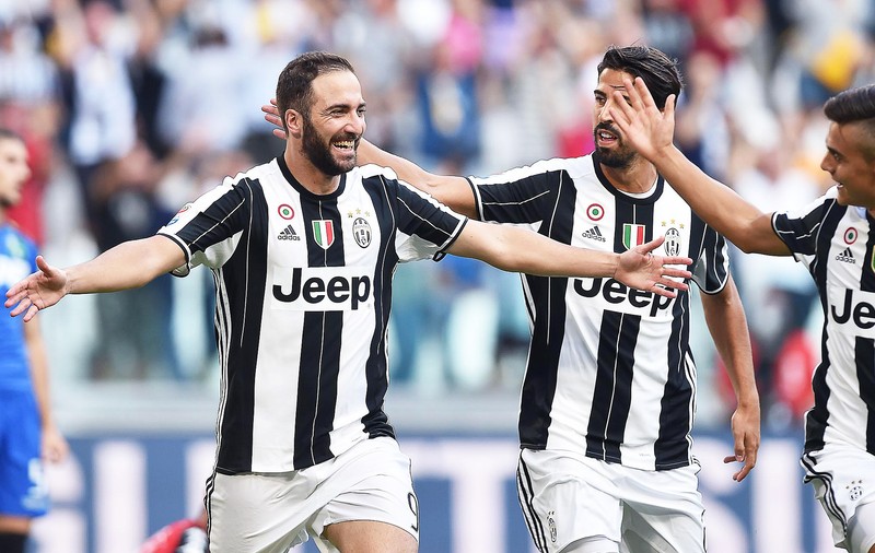 Udinese a bătut la Milan. Roma a răsturnat scorul cu Samp! Joc abandonat la Genova. Inter, victorie la Pescara. Rezultatele din Italia / VIDEO