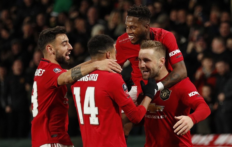 Manchester United caută un fan care să se ocupe de paginile de Twitter și de Instagram ale clubului. Salariul oferit este uriaș