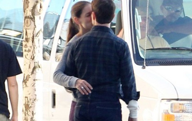 Foto | Tom Cruise și Katie Holmes, tandri în plină stradă