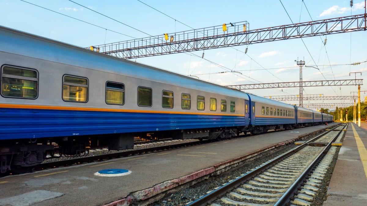 Tren pe sine Romania, CFR