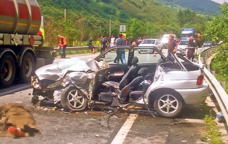 Doi fraţi ucişi, pe acelaşi drum, în aceeaşi zi, în accidente diferite