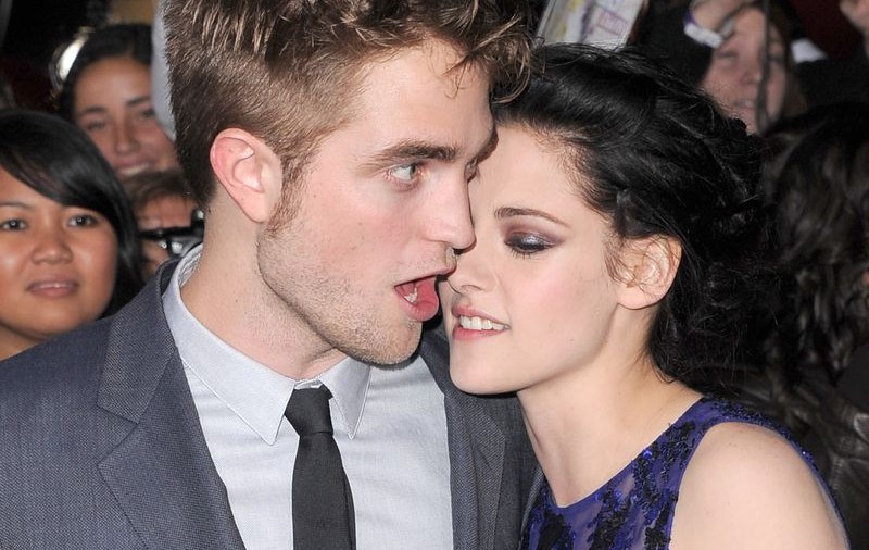 Robert Pattinson și  Kristen Stewart S-AU MUTAT din nou ÎMPREUNĂ. Tu ți-ai ierta iubita dacă te-ar înșela?