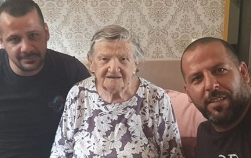 Gestul emoționant făcut de doi instalatori arabi după ce au aflat că bătrâna care a apelat la serviciile lor este un supraviețuitor al Holocaustului