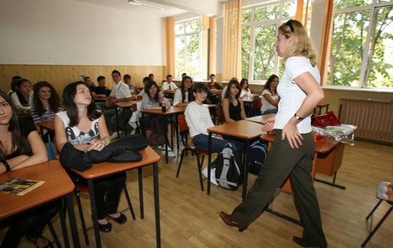 Elevii de clasa a XI-a vor decide prin referendum sum se desfășura bacalaureatul din 2013