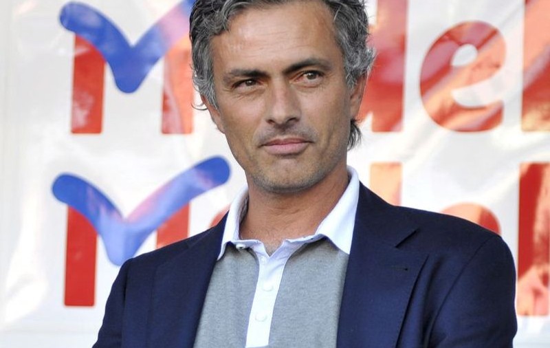 Mourinho se ia de Ancelotti