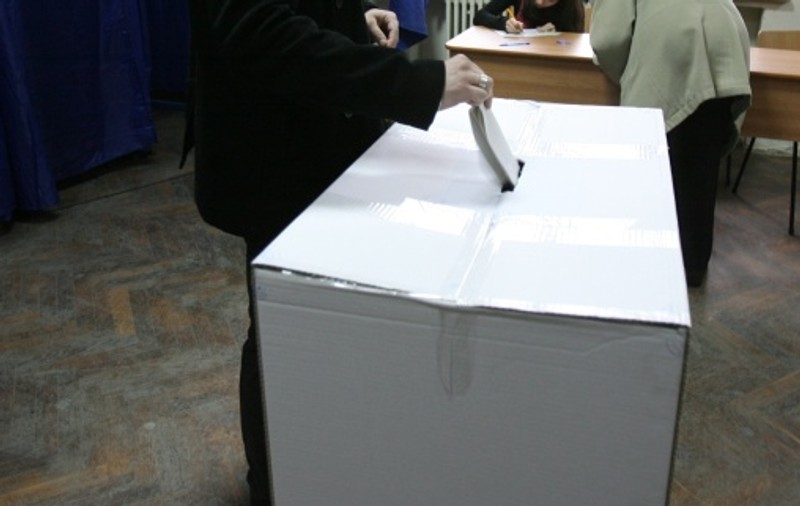 ALEGERI PREZIDENŢIALE 2014. ROMÂNIA VOTEAZĂ! CIFRELE SUNT TOTAL NEAŞTEPTATE, PREZENŢA ESTE URIAŞĂ!