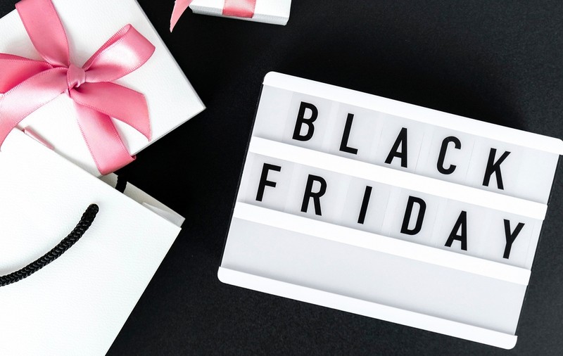 De Black Friday, veniturile magazinelor online din România au crescut cu 18%
