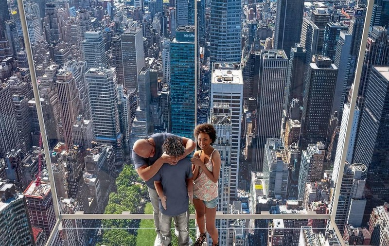 Ofertă amețitoare pentru turiști, la New York: plimbare cu liftul din sticlă deasupra orașului
