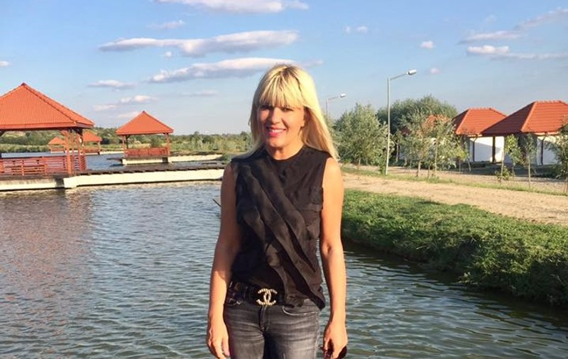 Elena Udrea, în costum de baie la 48 de ani. Cum a fost fotografiată pe litoralul românesc