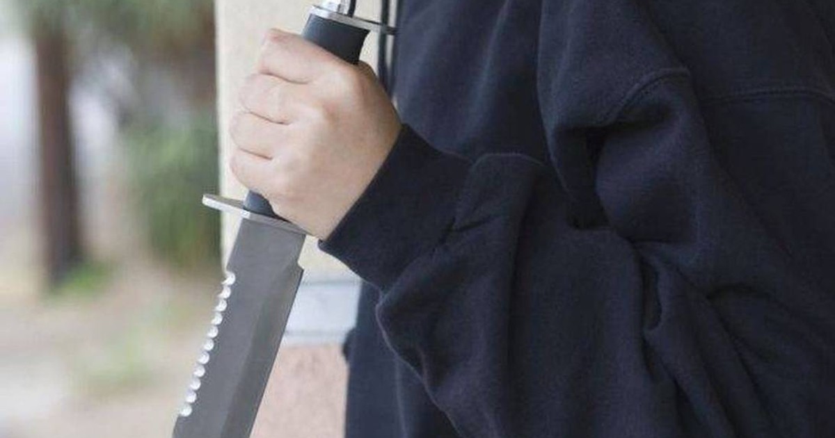 Jandarm din Satu Mare, înjunghiat de un pensionar beat. Scandal sângeros la „Danțul bixădenilor”