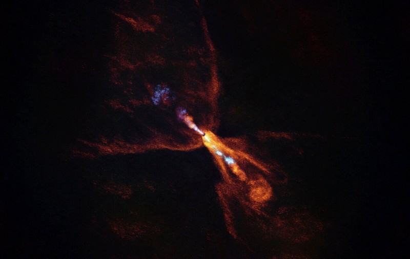 Privire rară în trecutul cosmic: astronomii au surprins „momentul zero” al formării planetelor în jurul unui soare tânăr