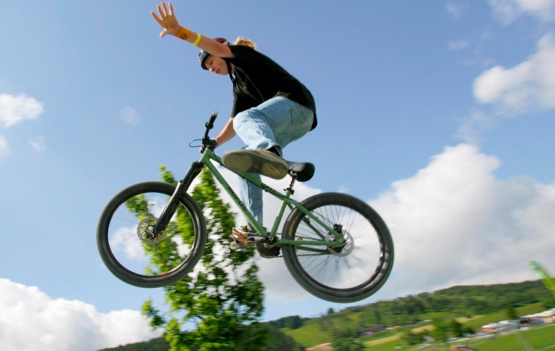 Un biciclist a fost găsit mort în Alpii francezi