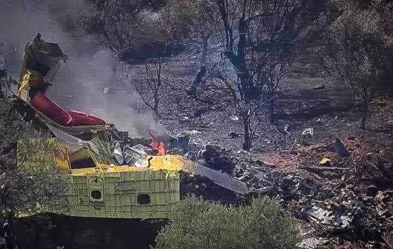 Mărturia ultimului om care a vorbit cu piloții morți în avionul de stingere a incendiilor prăbușit în Grecia. Ce i-au spus pompierului