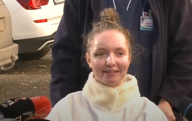 Primele declarații ale Alexiei, fata căreia medicii i-au reatașat brațele amputate, la ieșirea din spital: „Abia aștept să-mi văd prietenii”