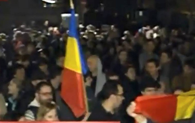 PROTESTE DE AMPLOARE în centrul Bucureștiului, în Timișoara și în Cluj!