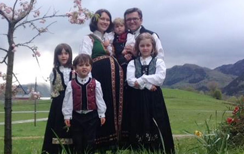Familia Bodnariu, din nou împreună cu toţi cei cinci copii. Cum a decurs marea întâlnire, după trei luni de la separare