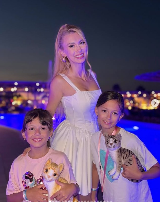 Andreea Bălan și Victor Cornea, într-o nouă escapadă romantică. Ce destinație au ales cei doi. „Unde este iubire, acolo este familie”