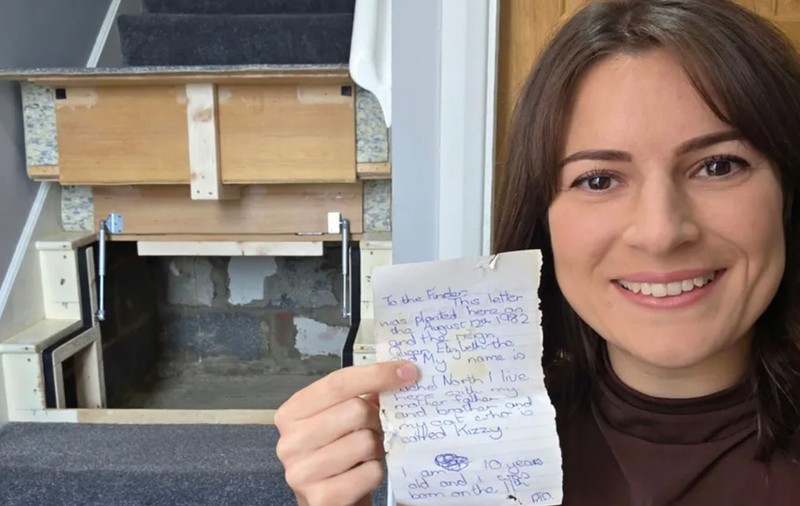 Michelle Harwood a găsit o scrisoare scrisă în 1982 de către o fetiță de 10 ani, sub scara casei în timpul renovării casei