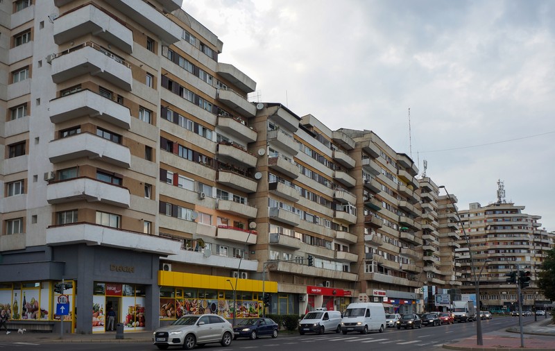 O femeie a murit după ce a căzut de la etajul 3 al unui bloc din Alba Iulia