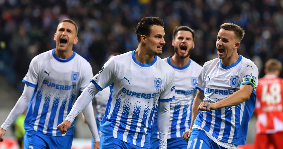 Fotbalistii craioveni Nicusor Silviu Bancu, Oleksandr Romanchuk si Tudor Cristian Baluta se bucura dupa un gol marcat de Assad Al Islam Al Hamlawi in meciul de fotbal dintre Universitatea Craiova si FSV Mainz 05, contand pentru Conference League, desfasurat pe Stadionul Ion Oblemenco din Craiova, joi 27 noiembrie 2025. © FOTO:Daniel George Ilinca/SPORT PICTURES