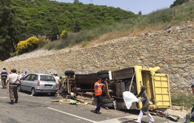 Tragedie rutieră în Turcia. Cel puțin 20 de morți, după ce un autobuz turistic s-a răsturnat