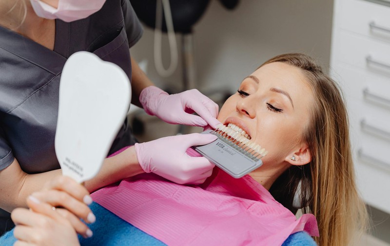 Cum alegi un laborator de tehnică dentară pentru clinica ta