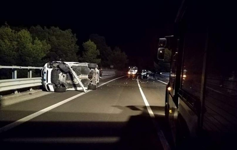 Un român a murit în Italia după ce a intrat cu un BMW X6 în mașina unei familii cu 3 copii