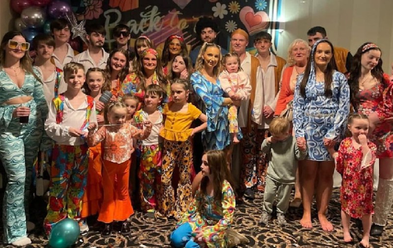 Cât a plătit familia cu 22 de copii și 11 nepoți pentru o vacanță la Disney World: „Cei mici au fost amendați din cauză că au lipsit de la școală”