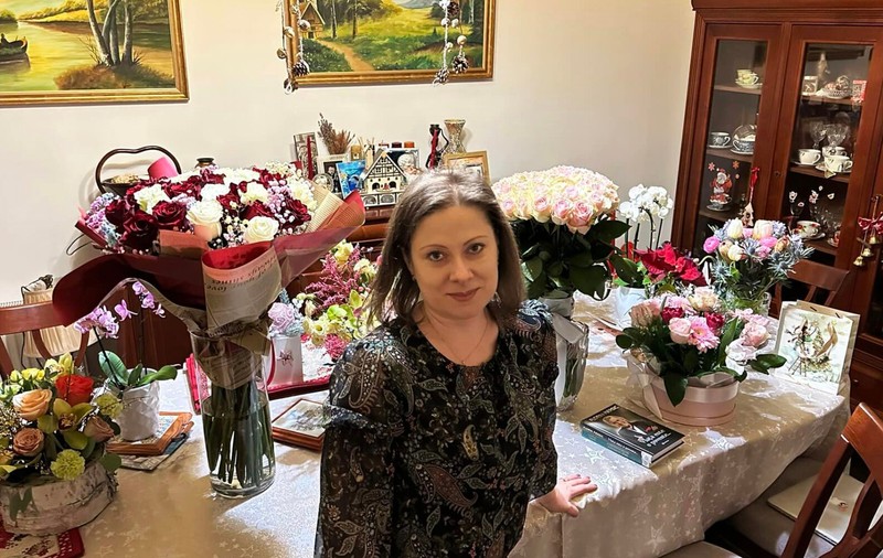 Cazul doctoriței de la Suceava filmată luând mită de 280 de ori în 20 de zile. Momentele-cheie ale flagrantului delict, făcute publice: asistenta a scăpat pe jos plicul cu bani când i-a luat poșeta