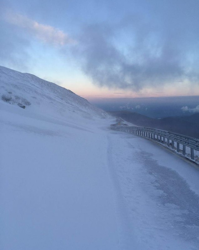 La sfârșit de primăvară, pe Transalpina se deszăpezește!