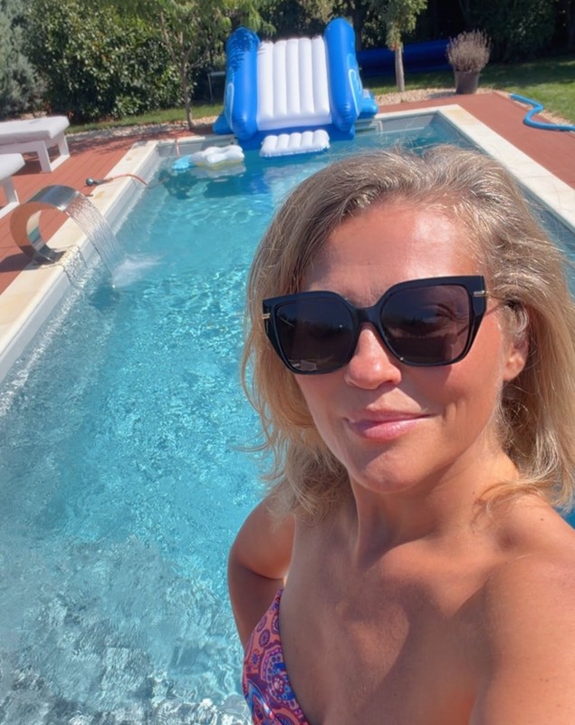 Imagini din curtea Mirelei Vaida. Cum arată piscina de 30.000 de euro: „Mi s-a părut un preț corect”
