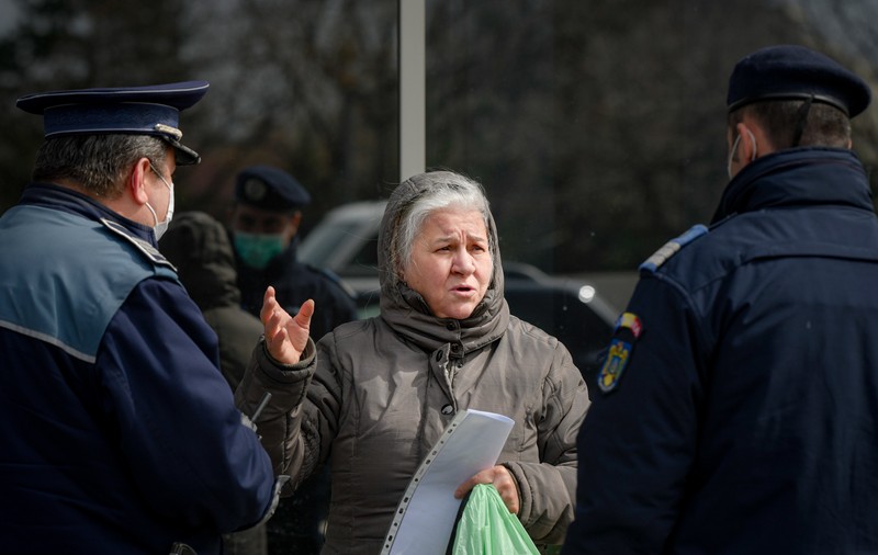 Întrebare pentru Poliția Română: Pot să îmi vizitez părinții și să iau masa cu ei de Paște? Răspunsul ferm al autorităților