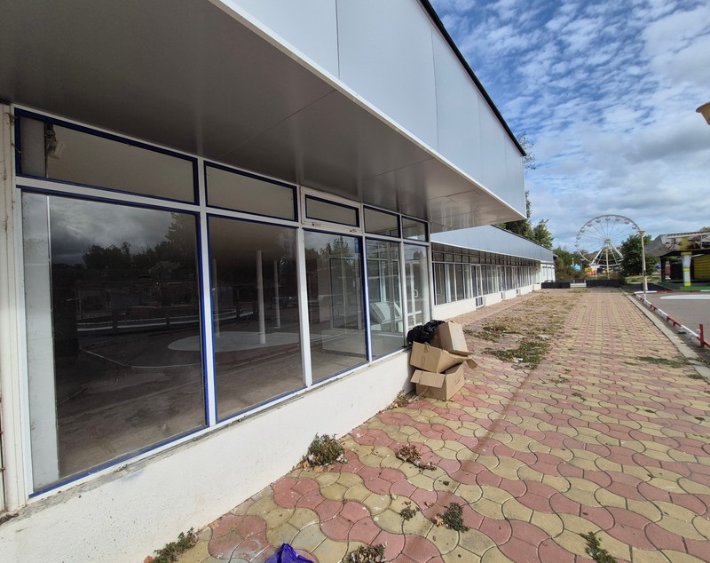 Sfârșit de sezon la Mamaia: turiștii au plecat, iar parcul de distracții din Satul de Vacanță a rămas pustiu