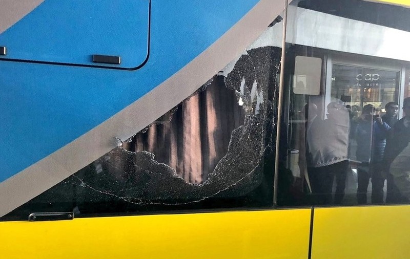 Autocarul celor de la San Lorenzo a fost spart de fanii echipei adverse. Nimeni n-a fost rănit