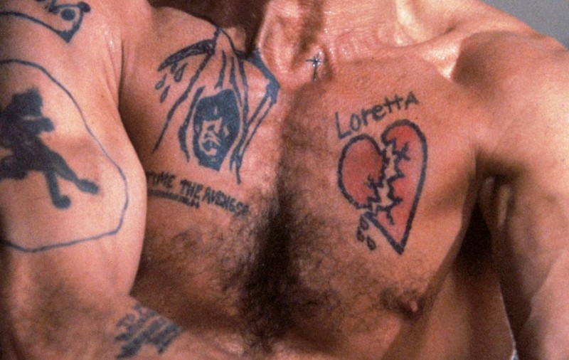 A fost DAT AFARĂ de la JOB din pricina unui tatuaj. Ce scria pe brațul lui! 