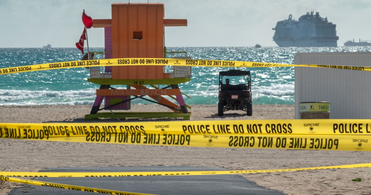 Guvernatorul din Florida redeschide plajele în plină pandemie