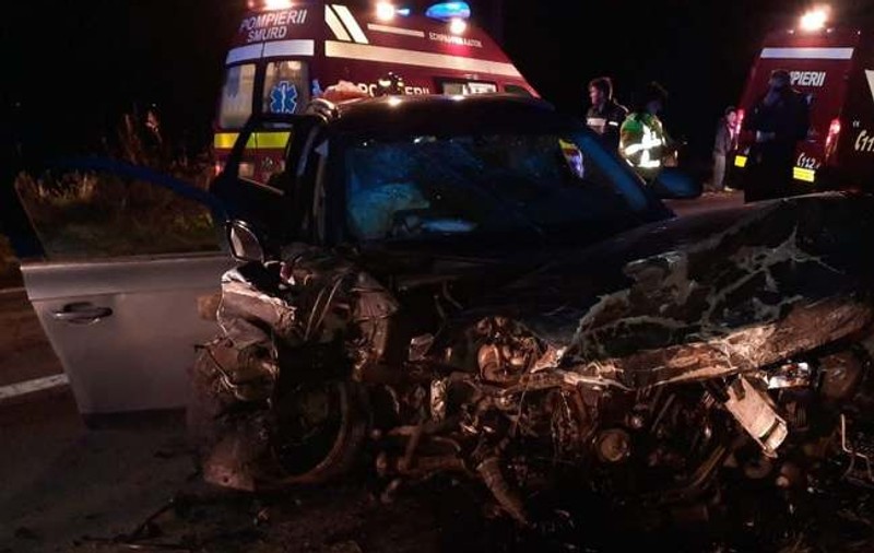 Opt persoane, implicate într-un accident lângă Timișoara. Printre victime sunt și patru copii