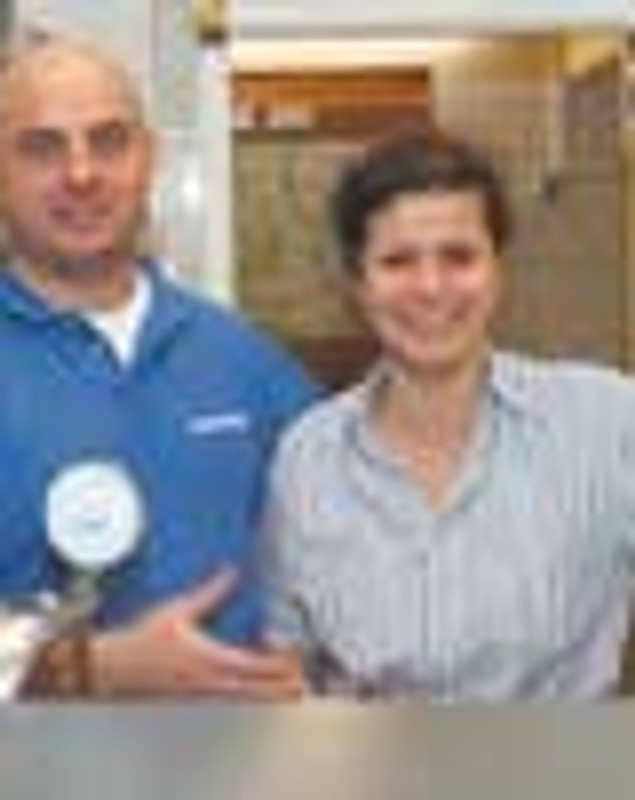 Simona Halep vinde o mașină primită-n dar de la un sponsor. ^Nu prea le are cu șofatul, a luat permisul din a treia încercare / FOTO