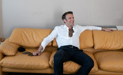 Imaginea cu Macron care a devenit virală | Foto: instagram.com/soazigdelamoissonniere/