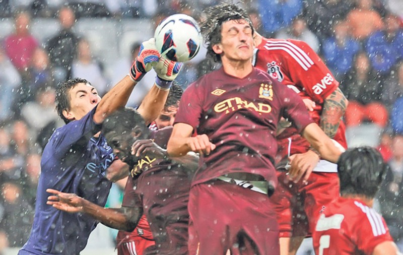 «Nababul» Panti! Manchester City, echipa lui Costel Pantilimon, plăteşte cel mai mare salariu mediu anual