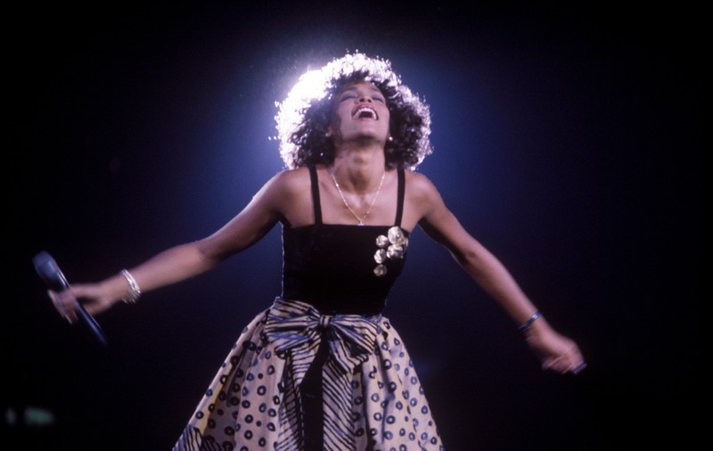 Ultimul drum acasă | Sicriul cu trupul lui Whitney Houston a ajuns la New Jersey | VIDEO