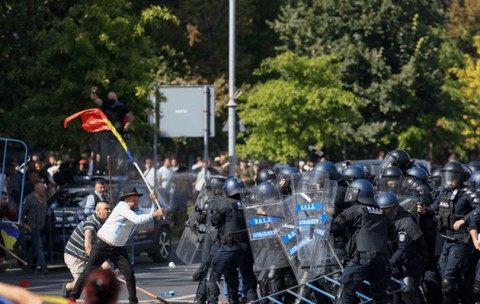 Oierii, spectatori la propriul protest: cum au transformat agitatorii revolta fermierilor într-o gherilă urbană 