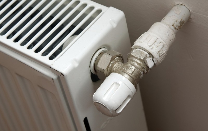200 de apartamente din Ploiești au rămas fără căldură, după ce o conductă de apă s-a fisurat