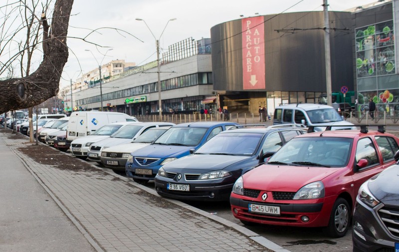 Care sunt mașinile lovite cel mai des pe străzile din România. Locul ocupat în top de Dacia și BMW