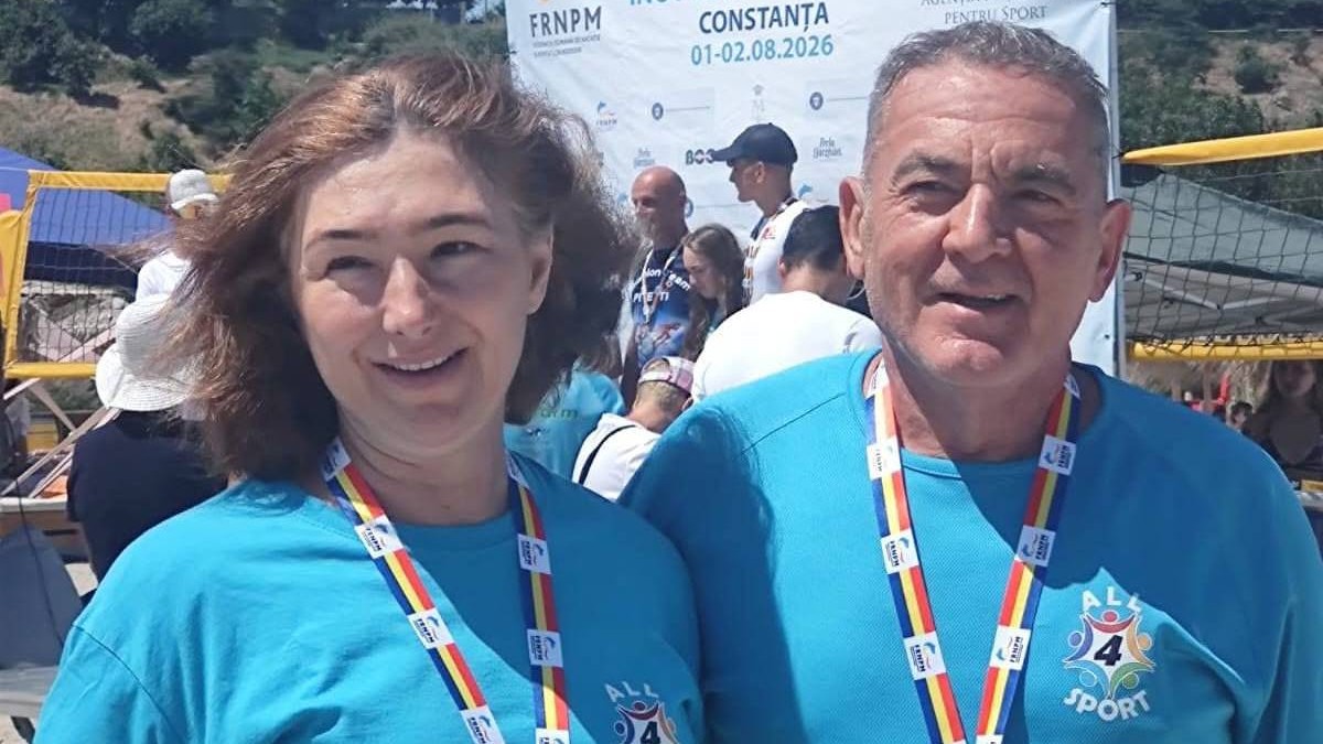 Mihai Preda (65 ani) -campion National master și respectiv Claudia Sasu (52 ani)-vicecampioana Națională master la recentele Campionate Naționale in ape deschise la Constanța