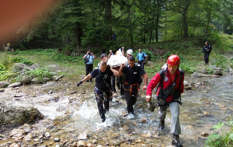 Femeie dispărută în Munții Bucegi a fost găsită moartă
